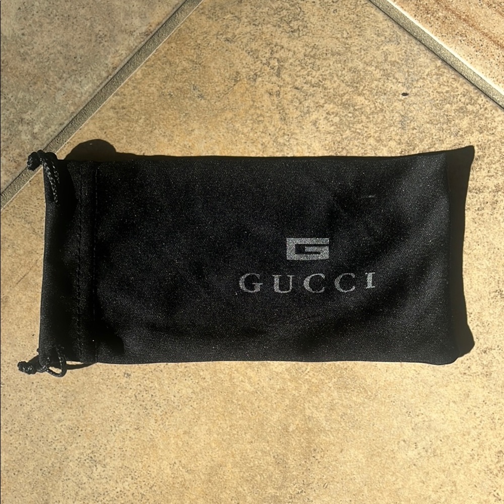 Gucci sunglasses sleeve (bag only)